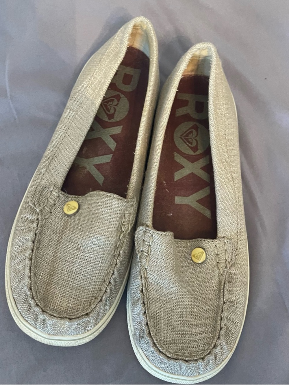 Roxy Women's Metallic Silver Slip-On Moccasins with Gold Heart Accent